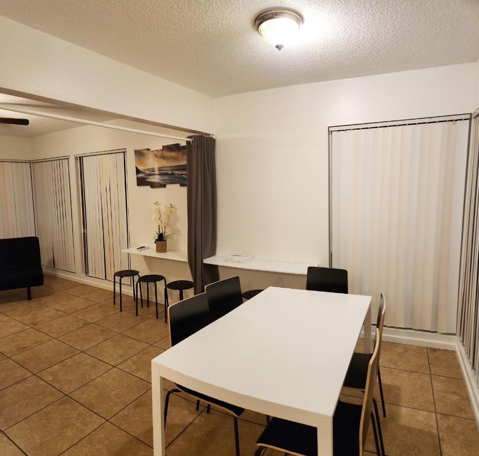 Centrally Located, 4X Queen, 300 Mbps Internet With Backyard! Hemet Bagian luar foto