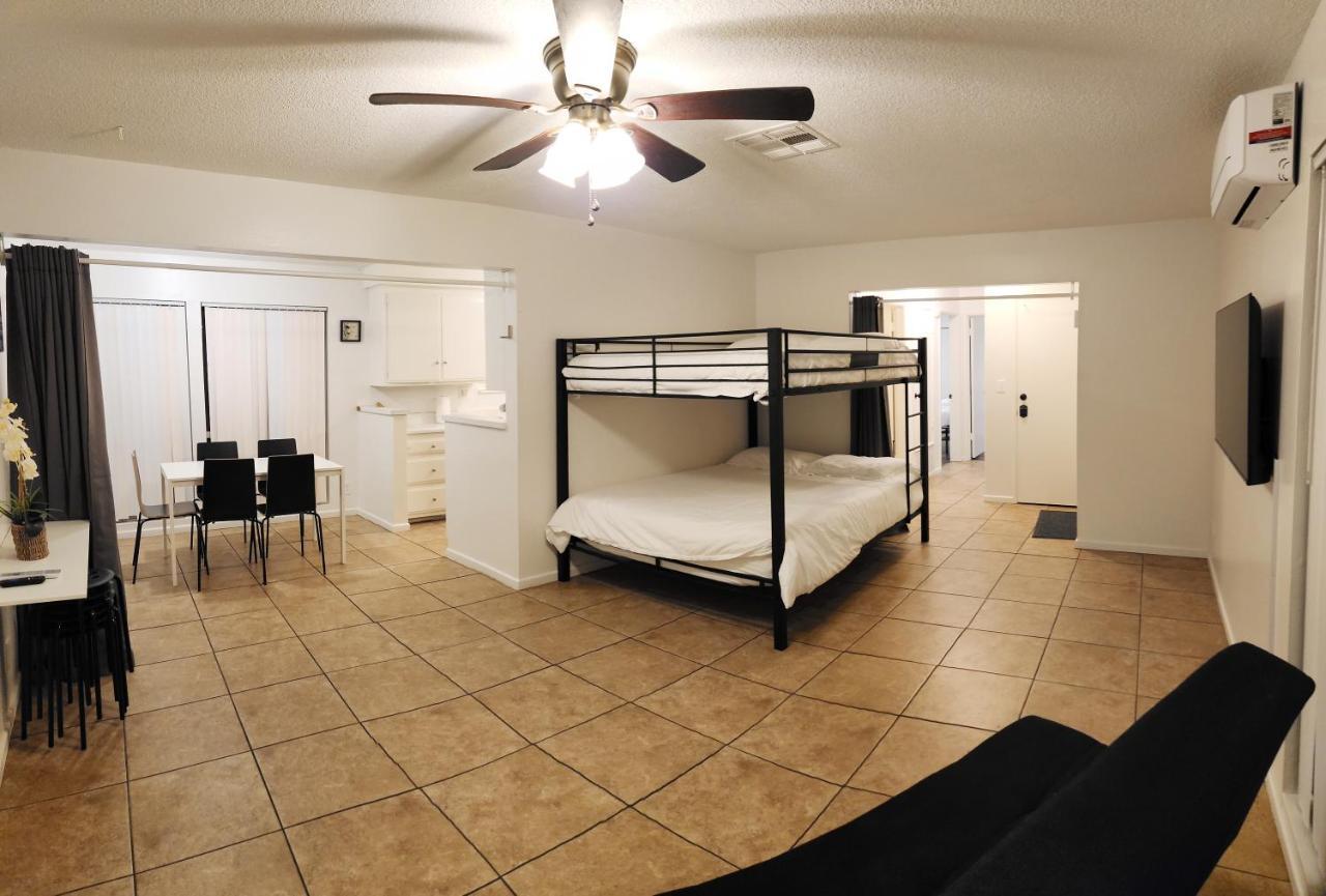 Centrally Located, 4X Queen, 300 Mbps Internet With Backyard! Hemet Bagian luar foto