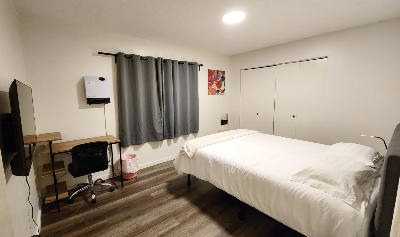 Centrally Located, 4X Queen, 300 Mbps Internet With Backyard! Hemet Bagian luar foto